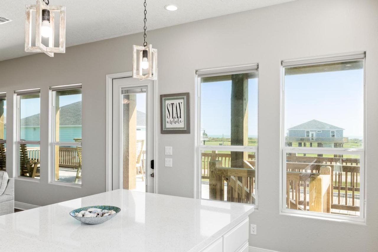 Stylish 4Br Crystal Beach Retreat Walk To Beach Bolivar Peninsula Extérieur photo